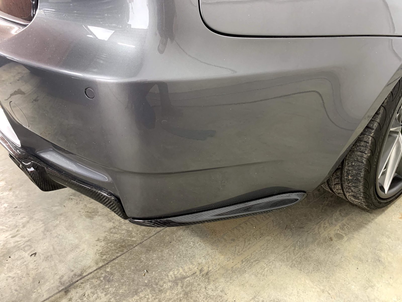 BMW E92-E93 M3 Rear Bumper Carbon Spats Fins