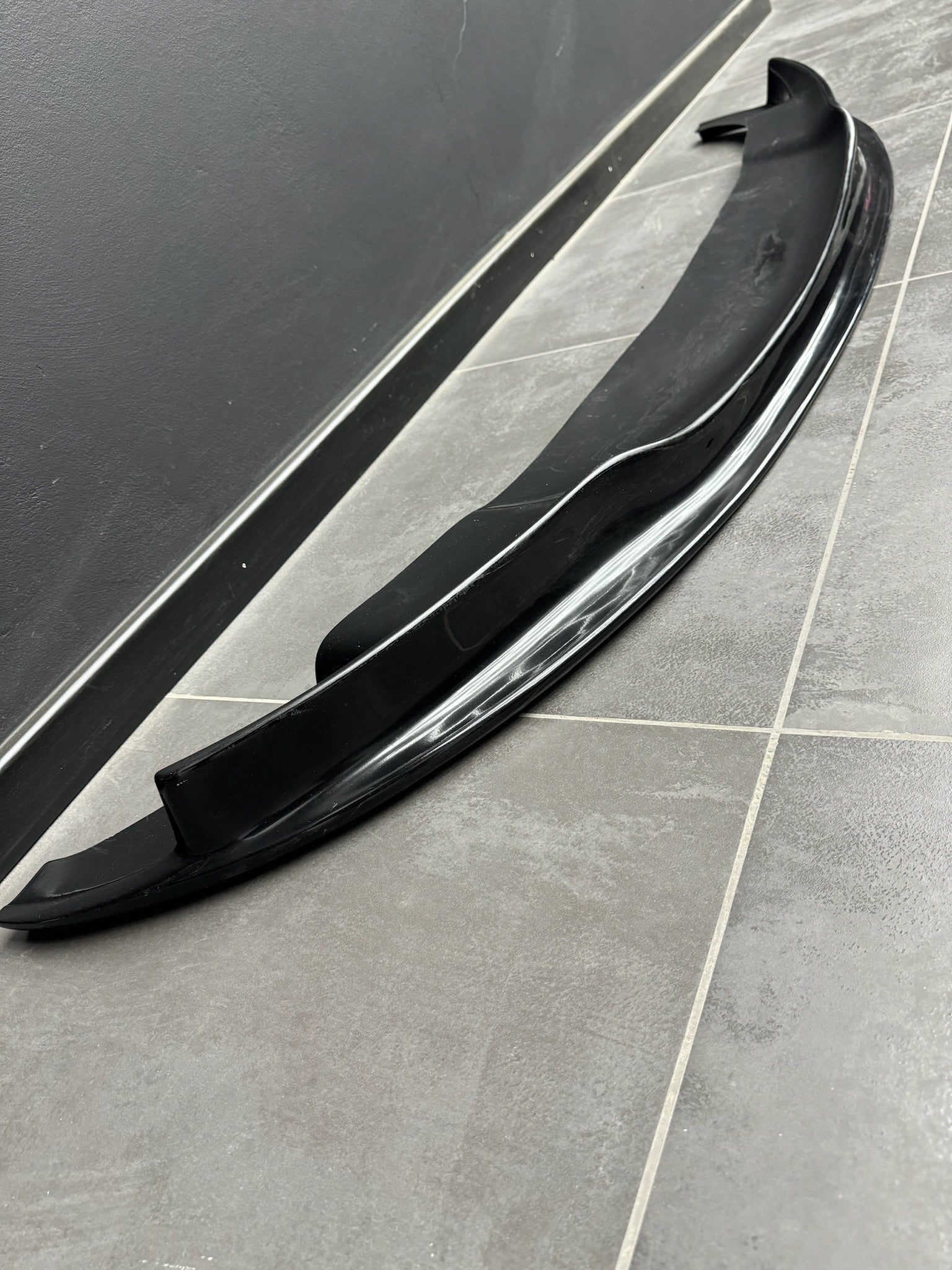 BMW E92-E93 M3 Front Lip