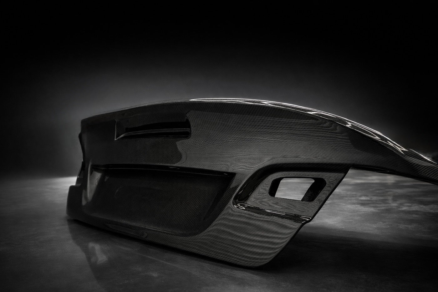 BMW E93 trunk carbon fiber