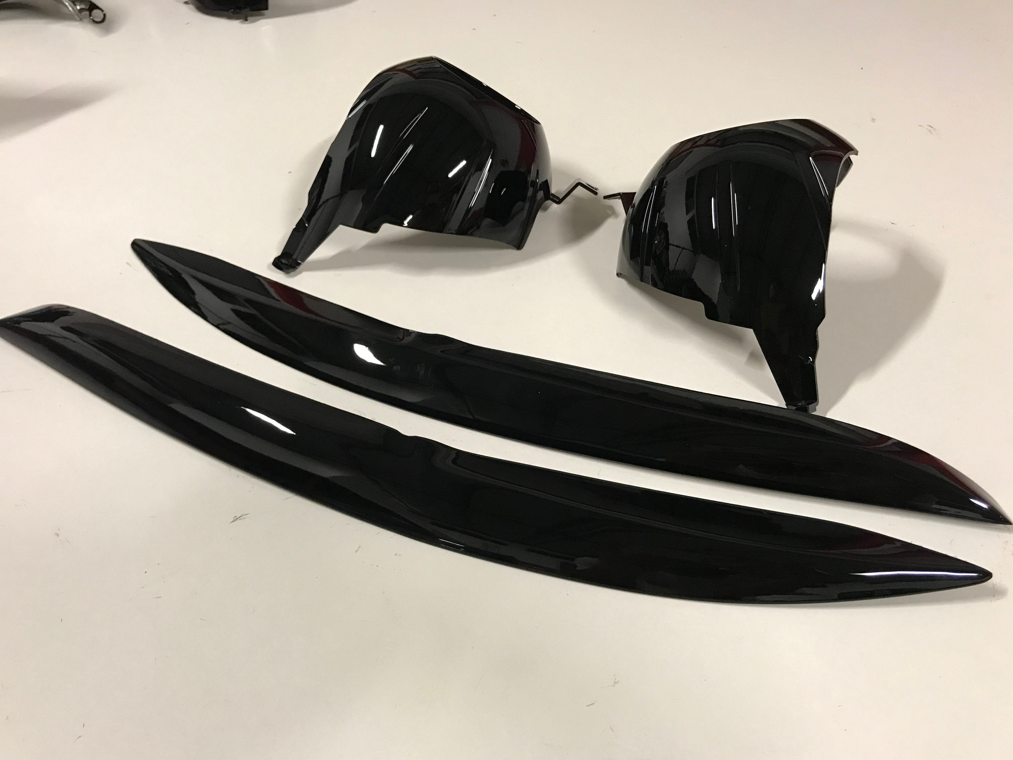 BMW E92-E93 Inner Headlight Eyebrows