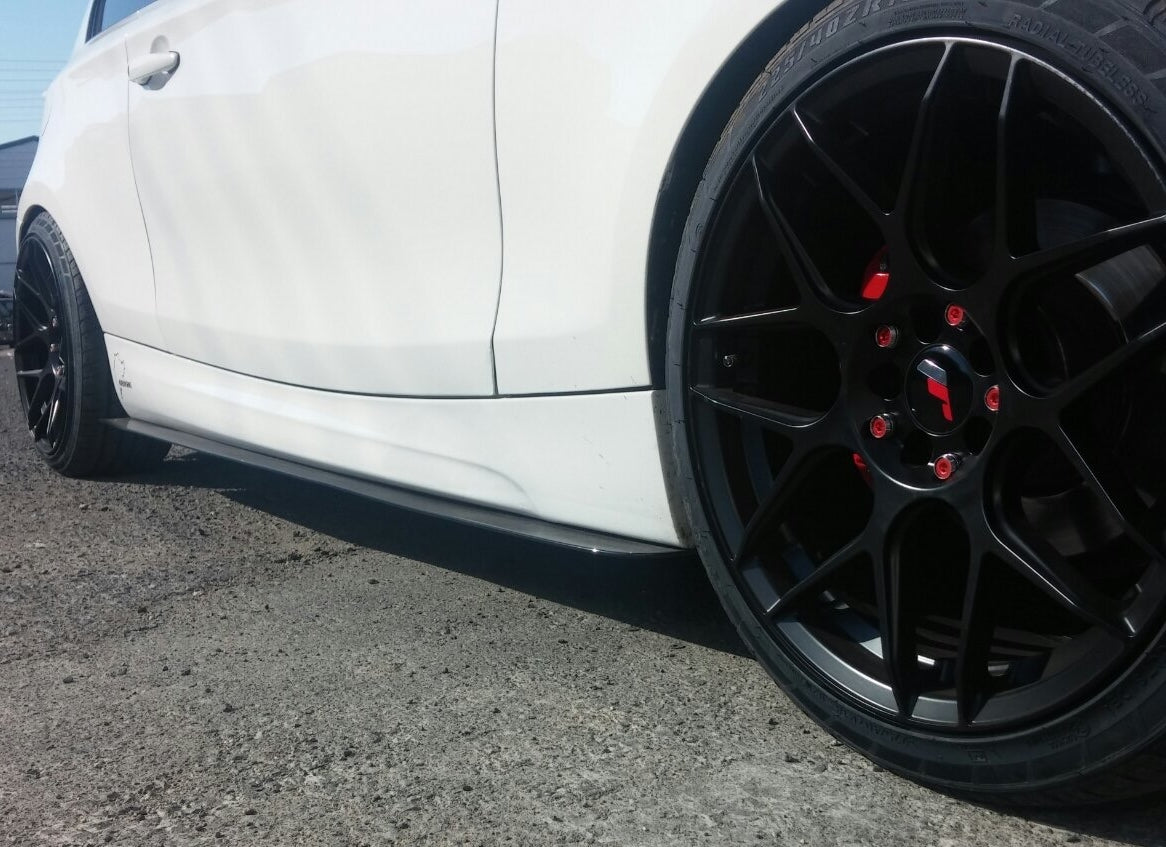 BMW E82-E87 Side Skirts extensions